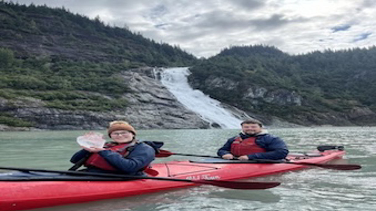 Mendenhall Glacier Kayak & Salmon Bake