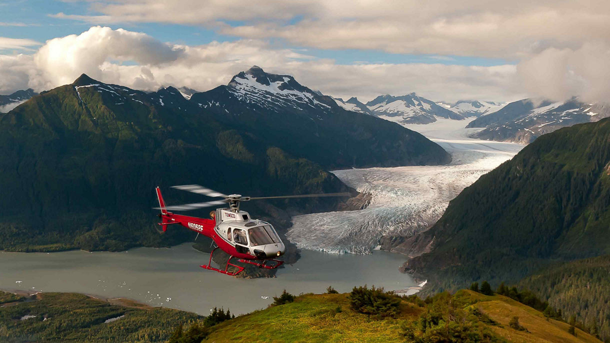 Mendenhall Glacier Helicopter, Guided Walk & Salmon Bake