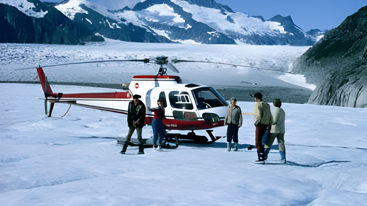 Mendenhall Glacier Helicopter, Guided Walk & Salmon Bake