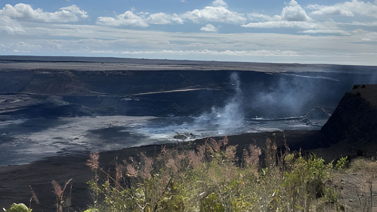 Hawaii Volcanoes National Park & Black Sand Beach