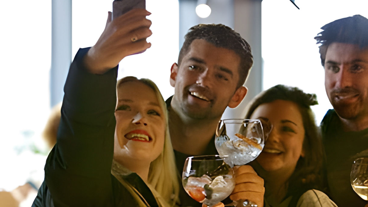 Local Connections: Gin Tasting & Kirkwall Walking Tour