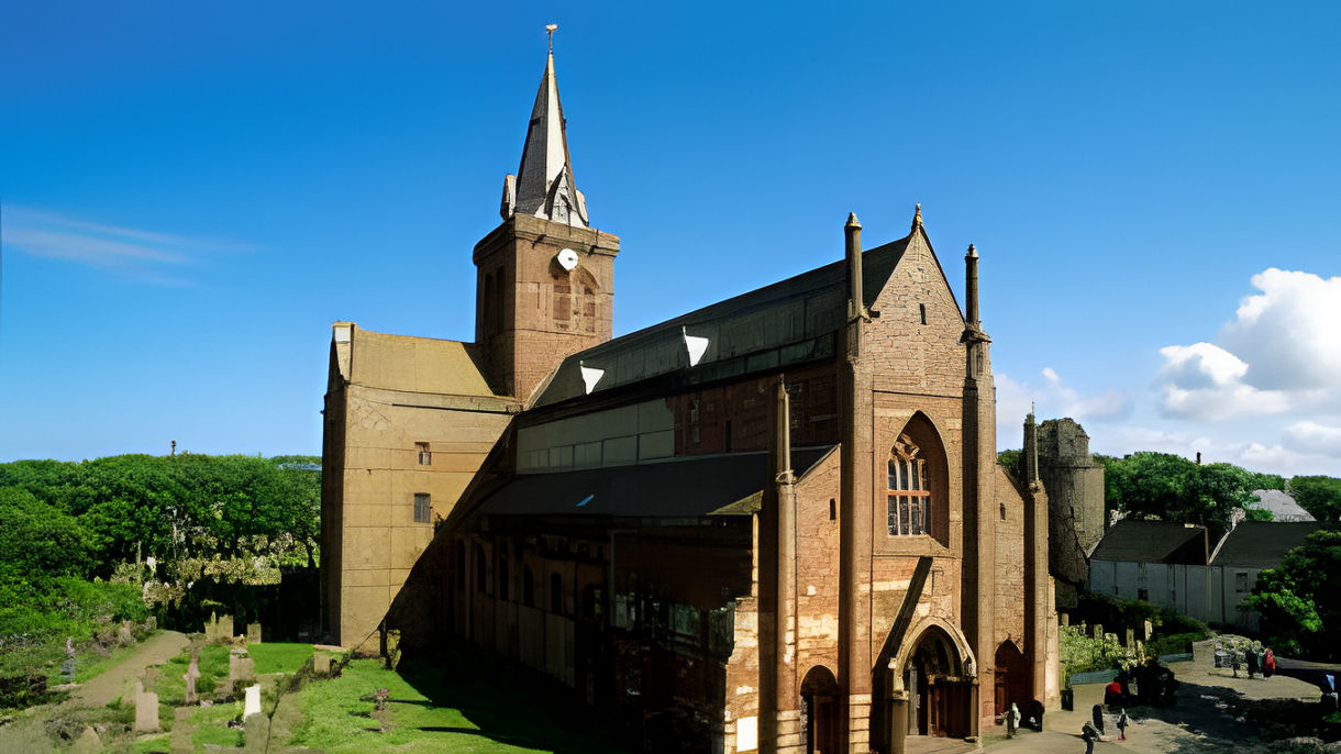 St. Magnus Cathedral & Earl's Palace Walk