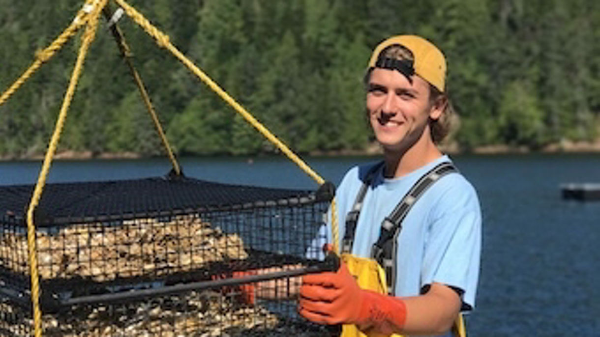 Exclusive Coastal Cruise & Oyster Farm with Ocean-to-Table Tasting