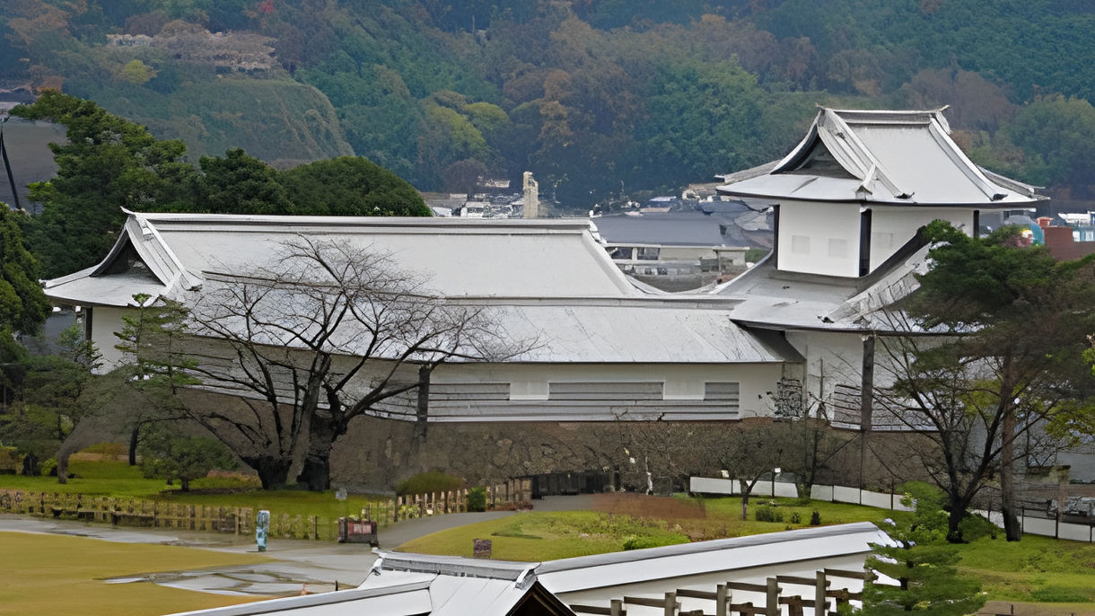 Kenrokuen Gardens & Omicho Market