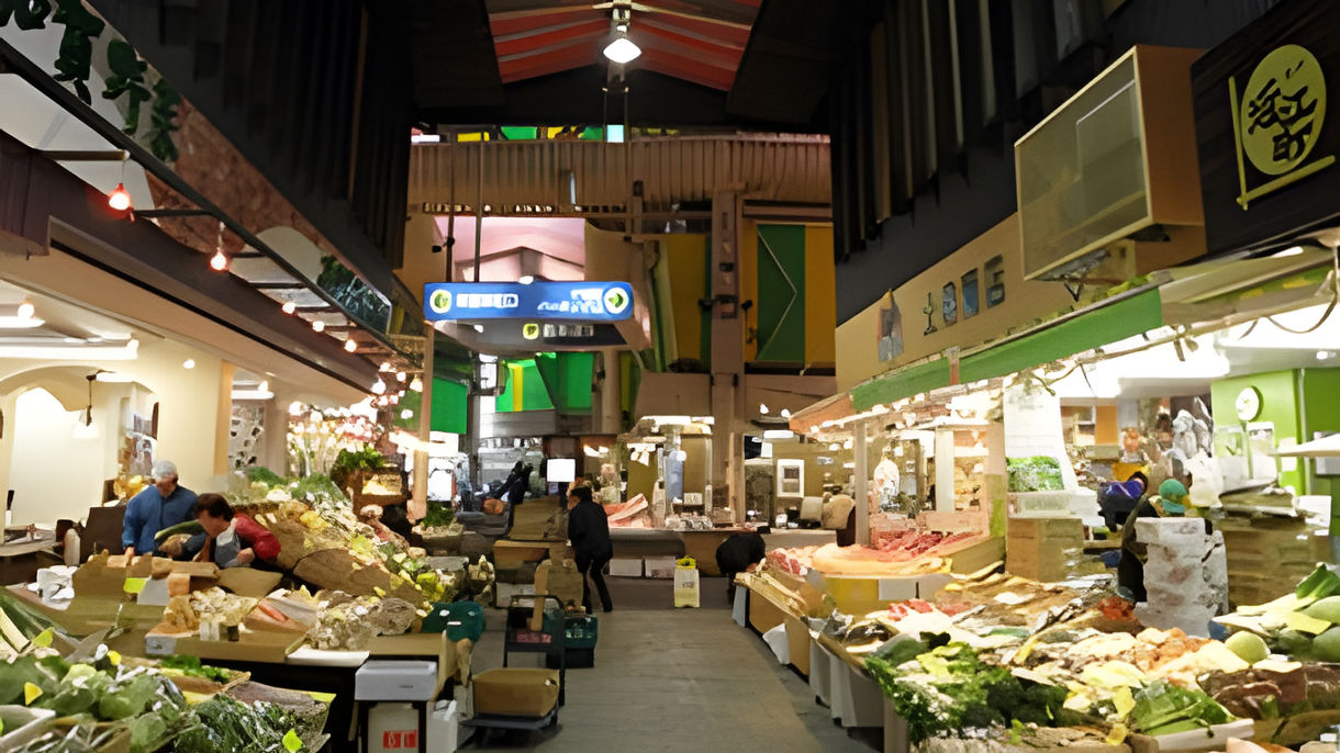 Kenrokuen Gardens & Omicho Market