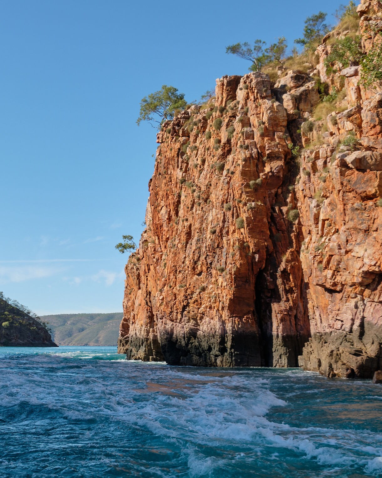 Tides up to 10 metres high create Horizontal Falls that flow sideways through two narrow gorges in the McLarty Range.