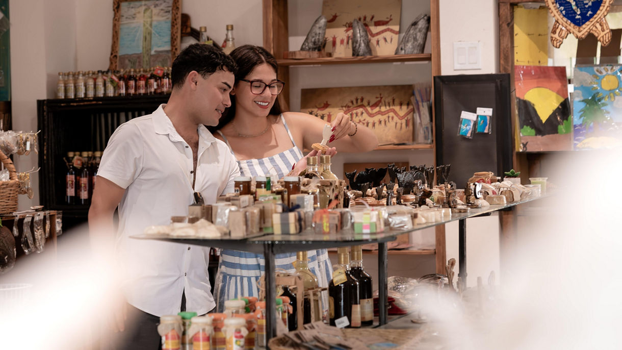 Scenic Drive, Artisans & Shopping