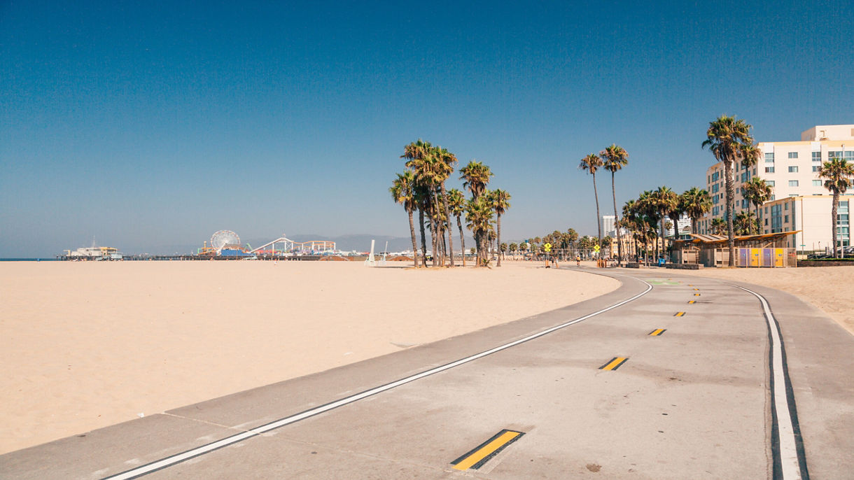 Debark Tour: Beach Cities of LA - Venice & Santa Monica (Wheelchair Accessible)