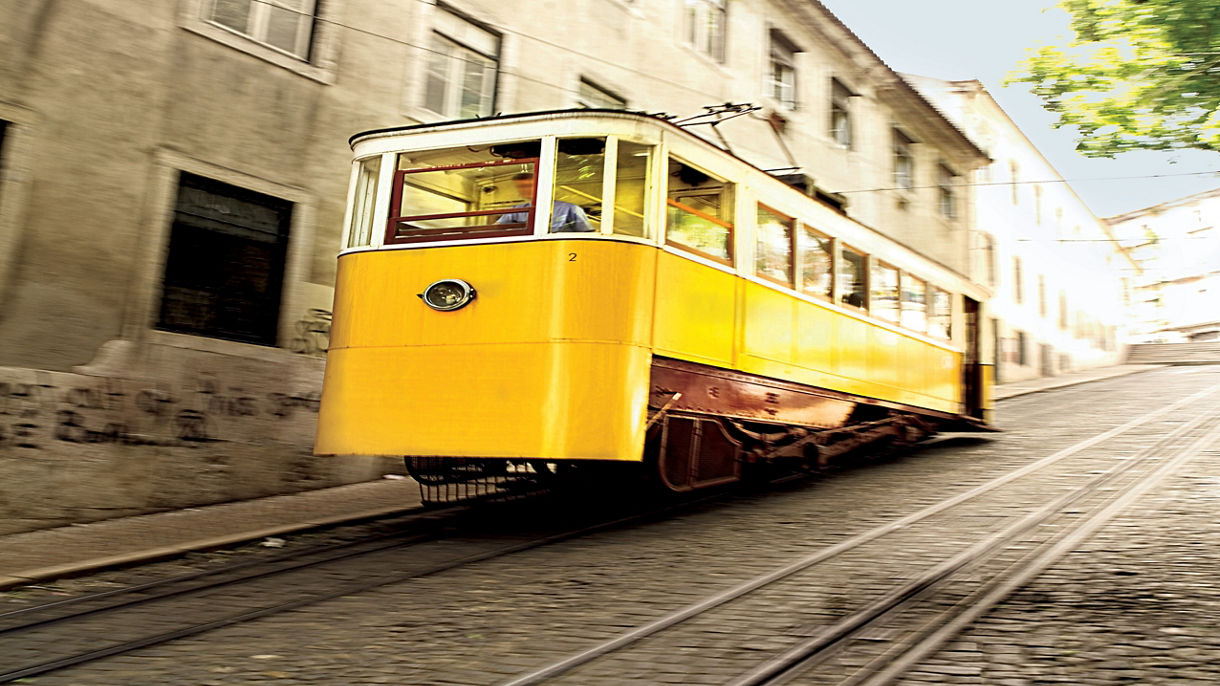 Lisbon by Tram & Coach