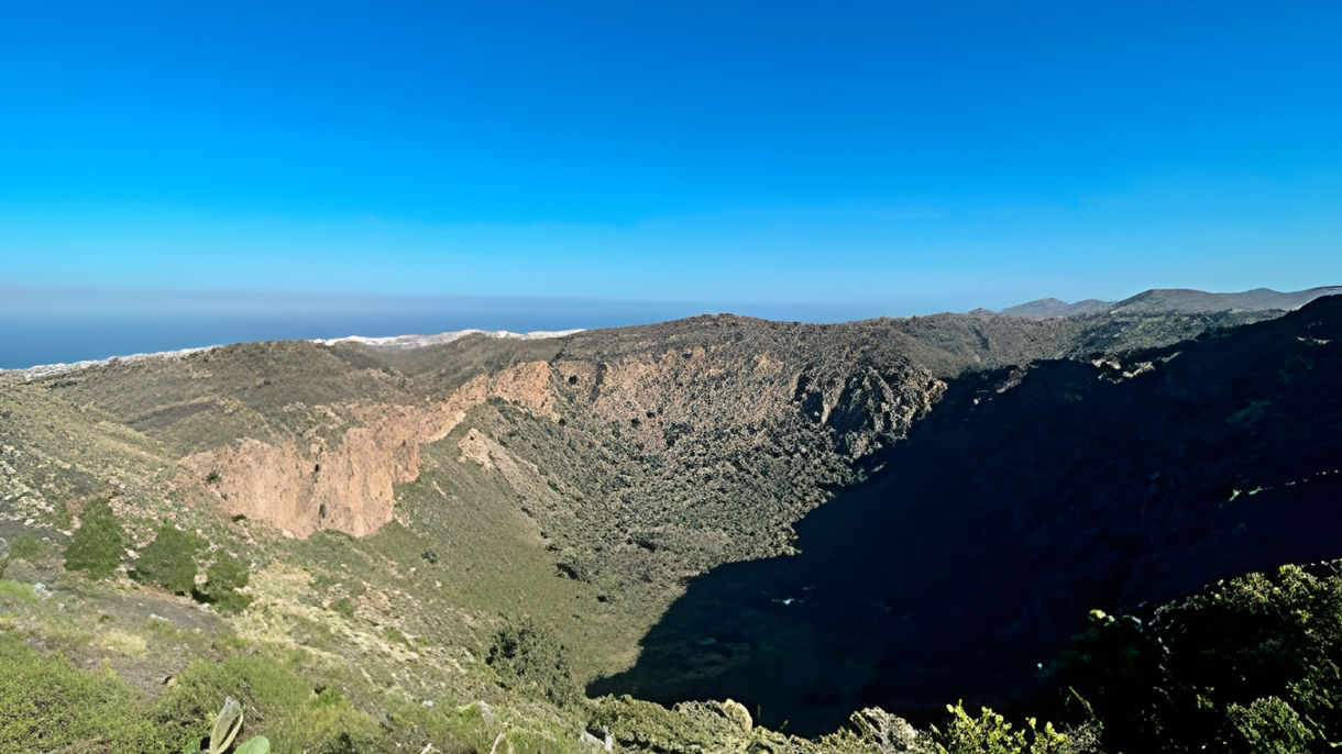 Bandama Crater Hike & Wine
