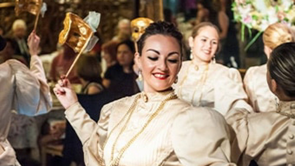 Dinner & Folkloric Show