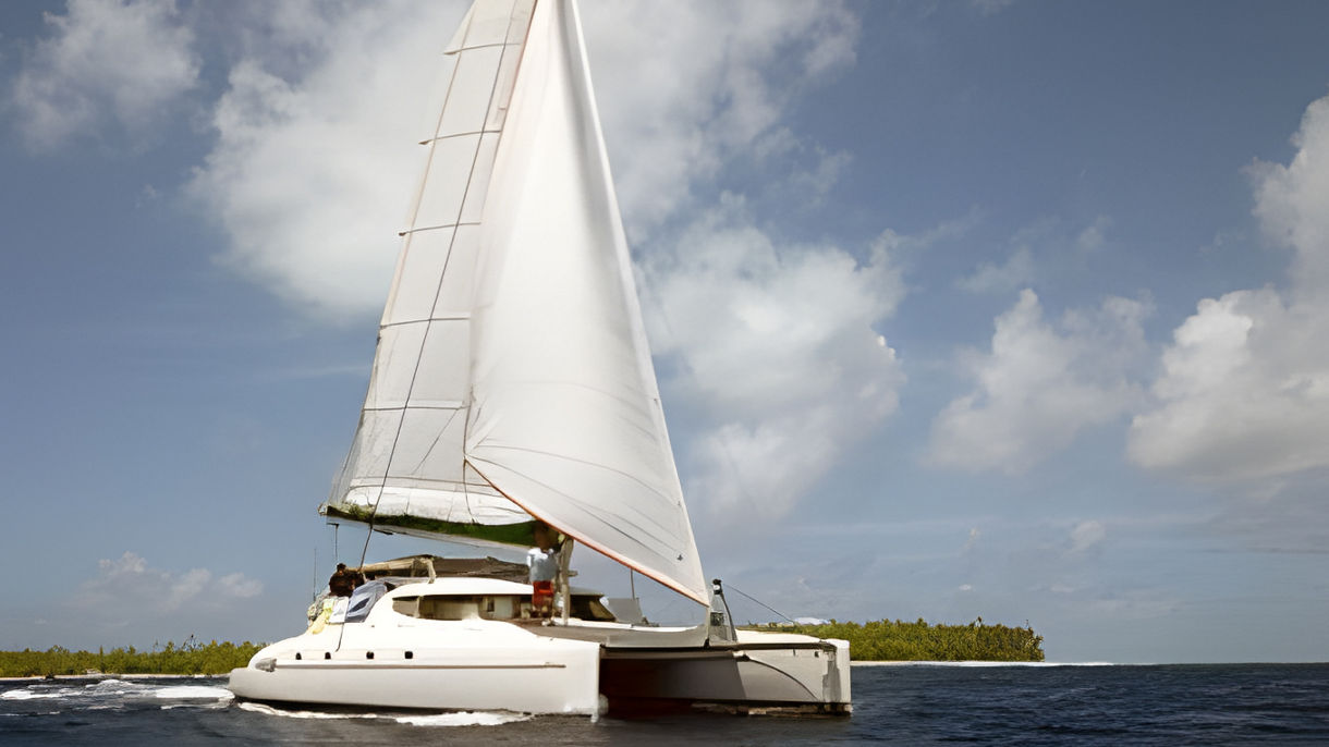 Moorea Sail by Catamaran