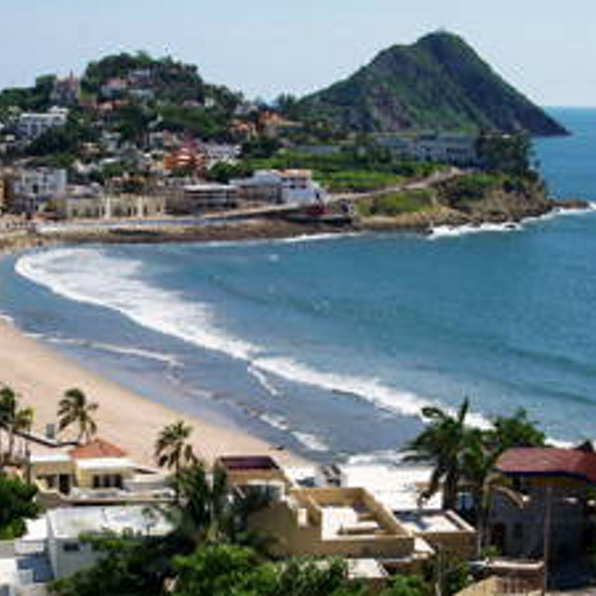 Panoramic Hiking Views to El Faro Lighthouse
