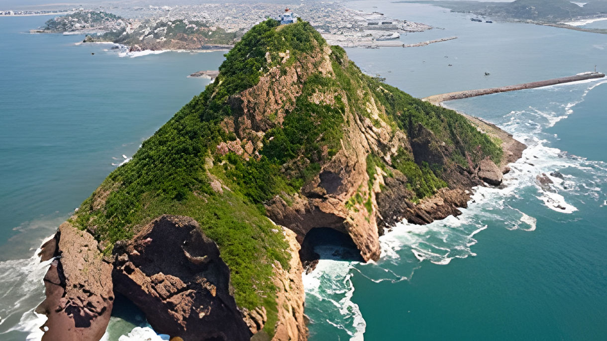 Panoramic Hiking Views to El Faro Lighthouse