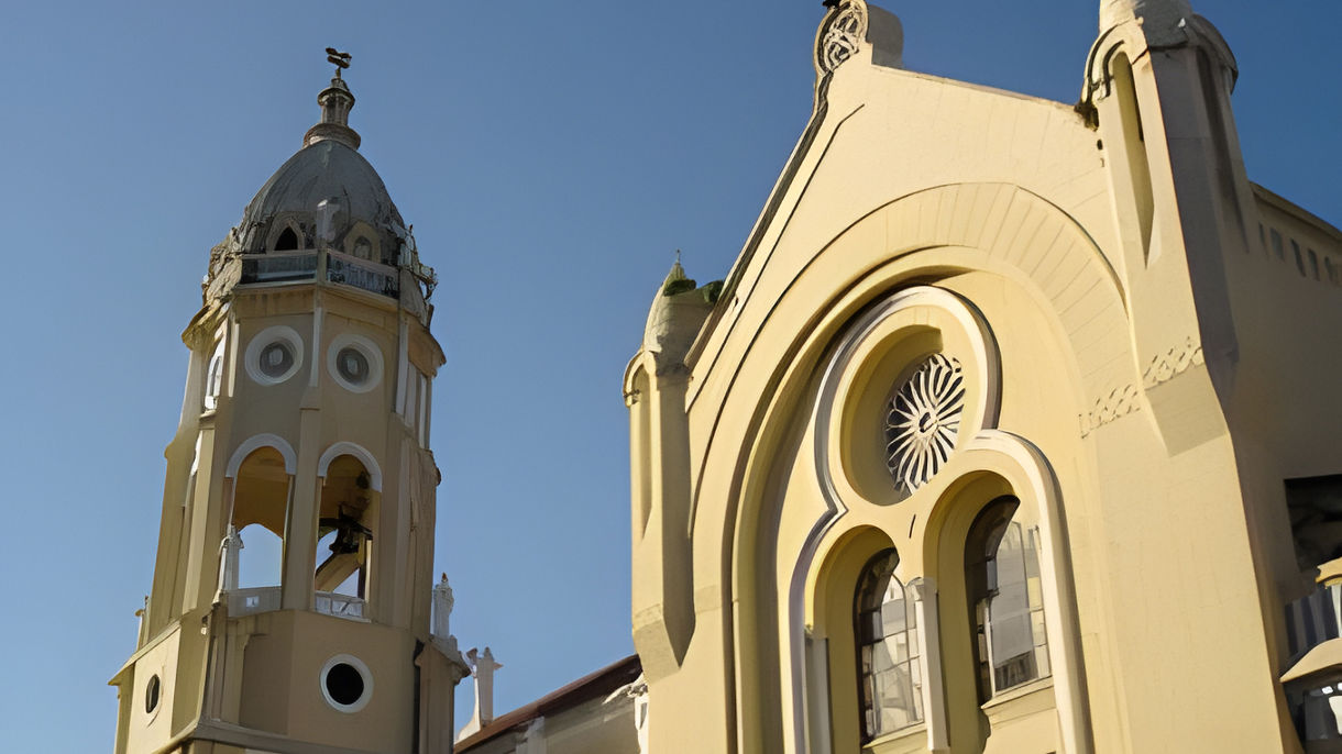 Scenic Drive & Walking Tour of 'Old Panama City'