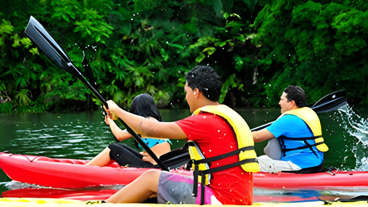 Agua Clara Locks & Kayak in the Canal to Colon