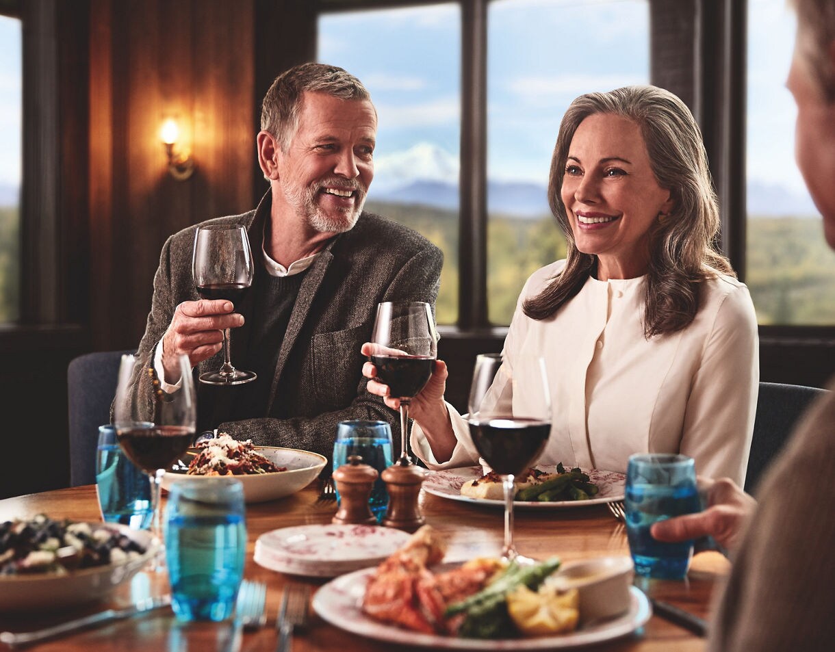 Enjoy Alaska‑inspired cuisine and panoramic mountain scenery at North Fork Restaurant.