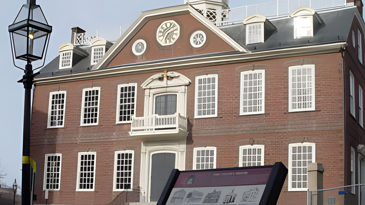 Newport Colonial Walk