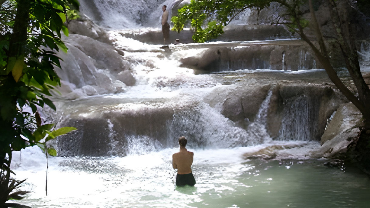 Best of Ocho Rios: Dunn's River Falls, Scenic Drive & Shopping