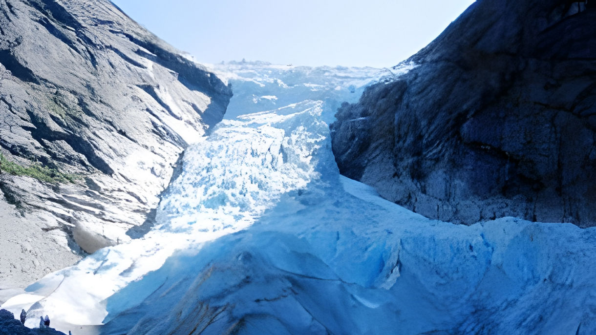 Brenndalsbreen & Briksdalbreen: Hike to Two Glaciers