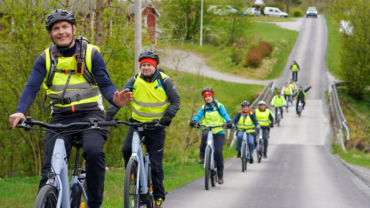 Guided E-Bike Ride in Olden