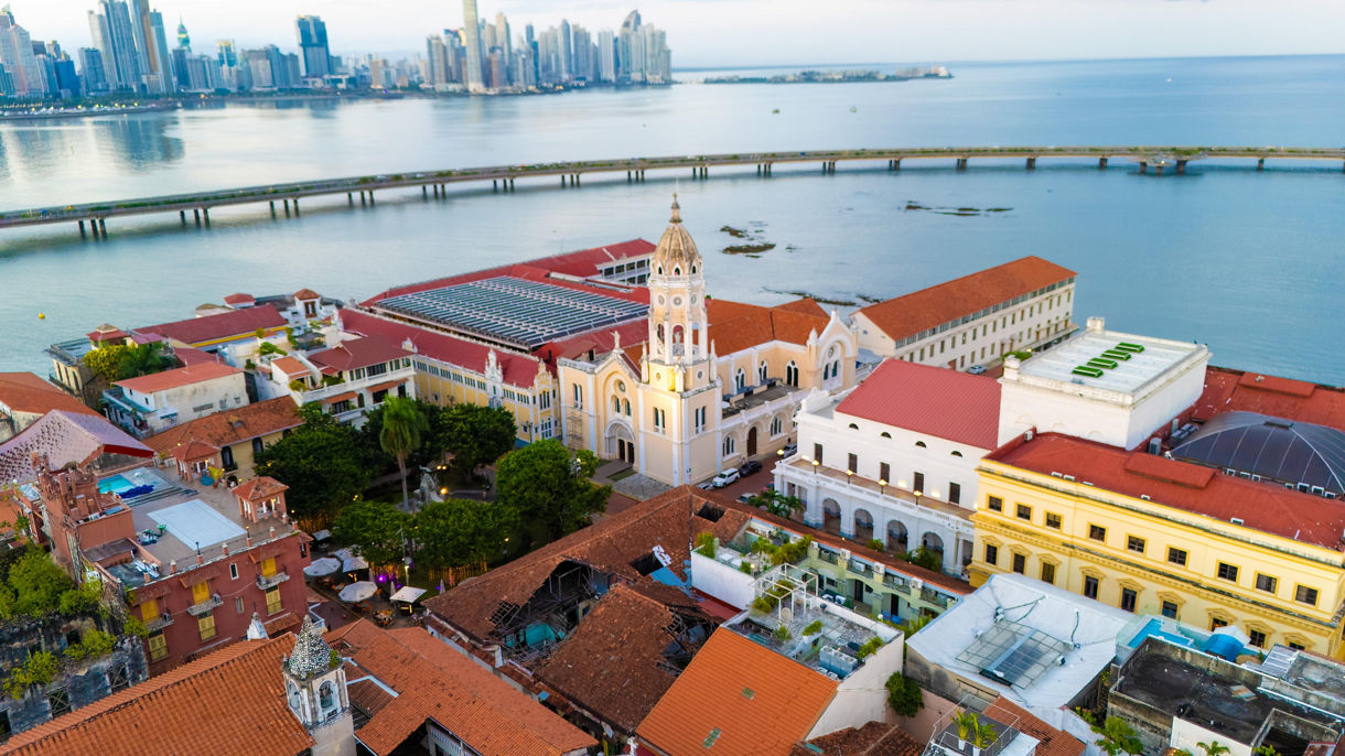 Scenic Drive & Walking Tour of 'Old Panama City'