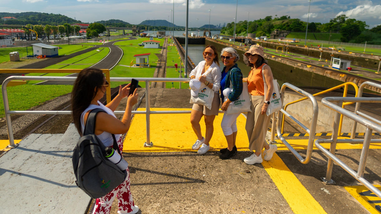 Colonial Panama, Miraflores Locks & Scenic Drive