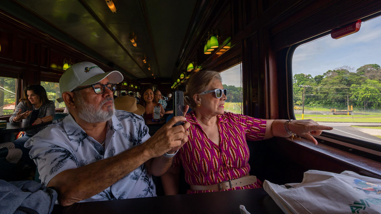 Panama Canal Railway & Gatun Locks