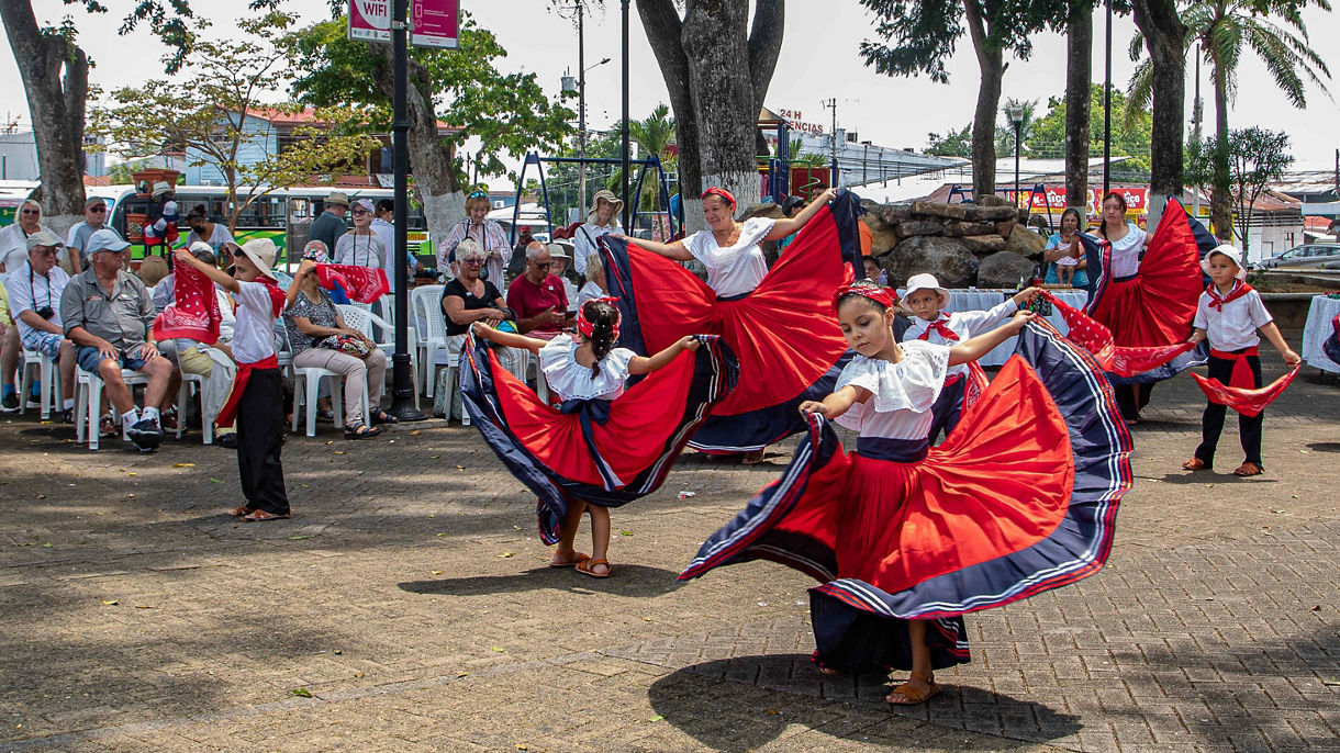 Tropical Crocodile Cruise and Cultural Experience