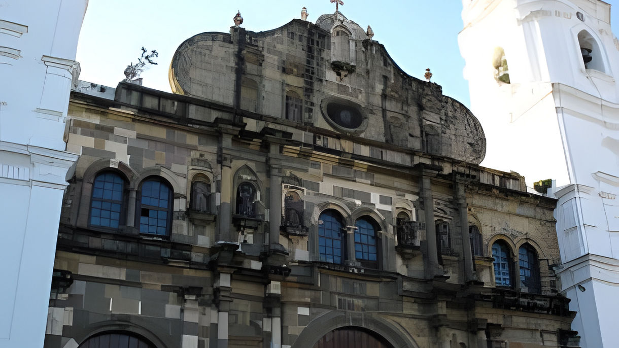 Scenic Drive & Walking Tour of "Colonial Panama"