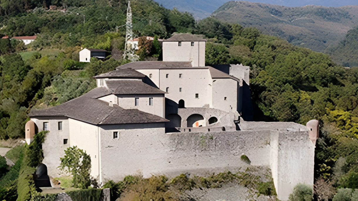 Medieval Pontremoli, Little Train & Tasting