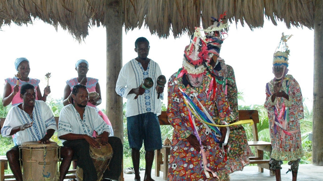 Cultural Show, Scenic Drive & Shopping
