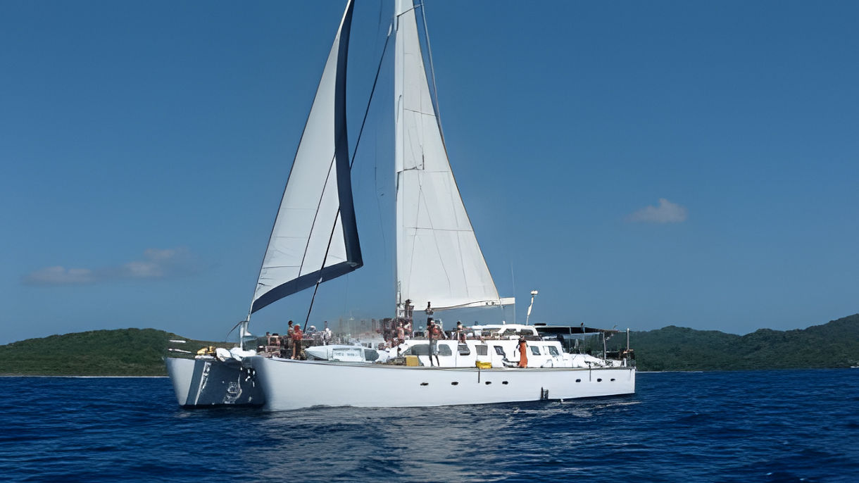 Jolly Roger Roatan Catamaran Coastal Sail, Snorkel & Lunch