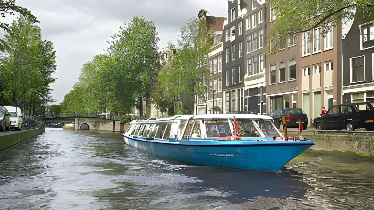 Amsterdam Canal Cruise & Time On Your Own