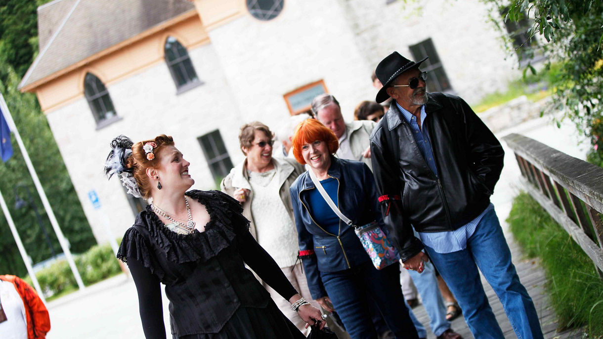 Local Connections: Ghosts & Goodtime Girls Walking Tour Created by Madam Jan