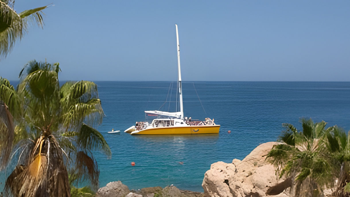 Chileno Bay Sail & Snorkel