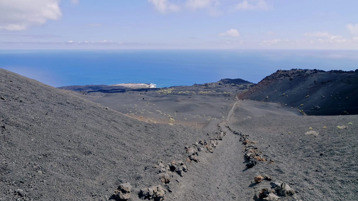 A hike up Teneguia Volcano