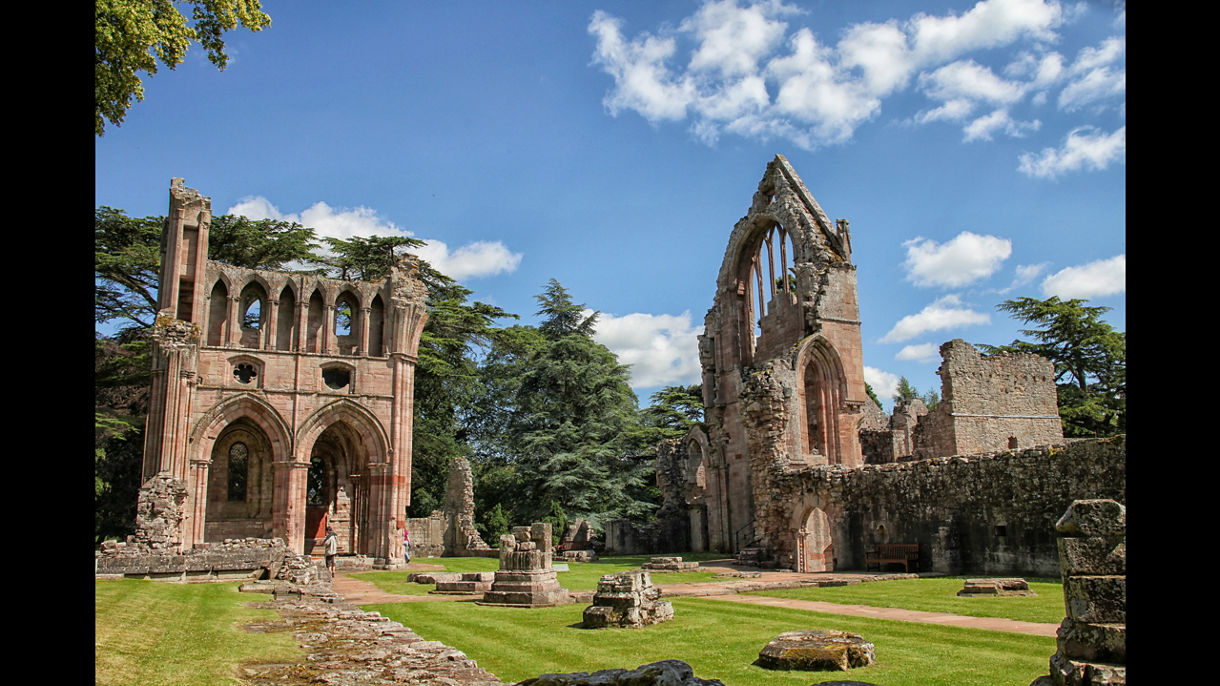 Edinburgh, Floors Castle & Dryburgh Abbey