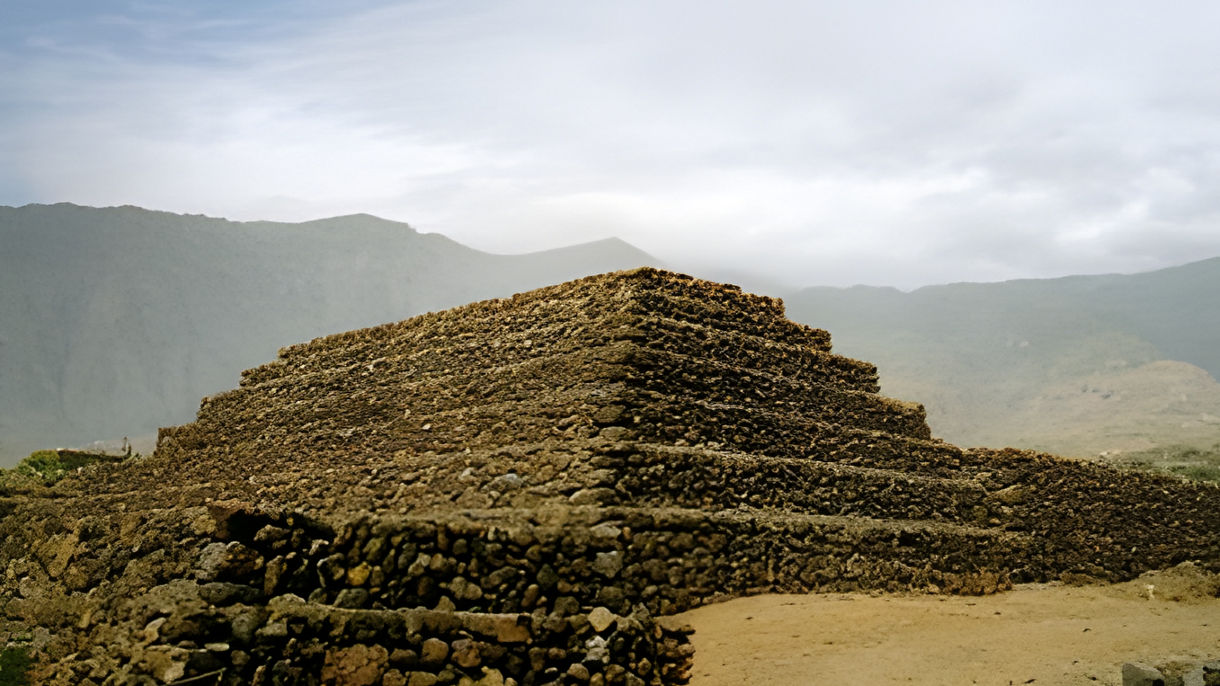 Basilica de Candelaria & Guimar Pyramids