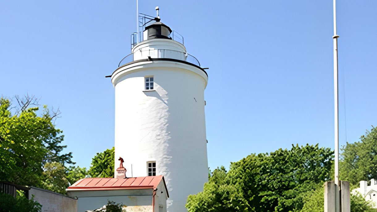 Coastal Sightseeing & Lighthouses