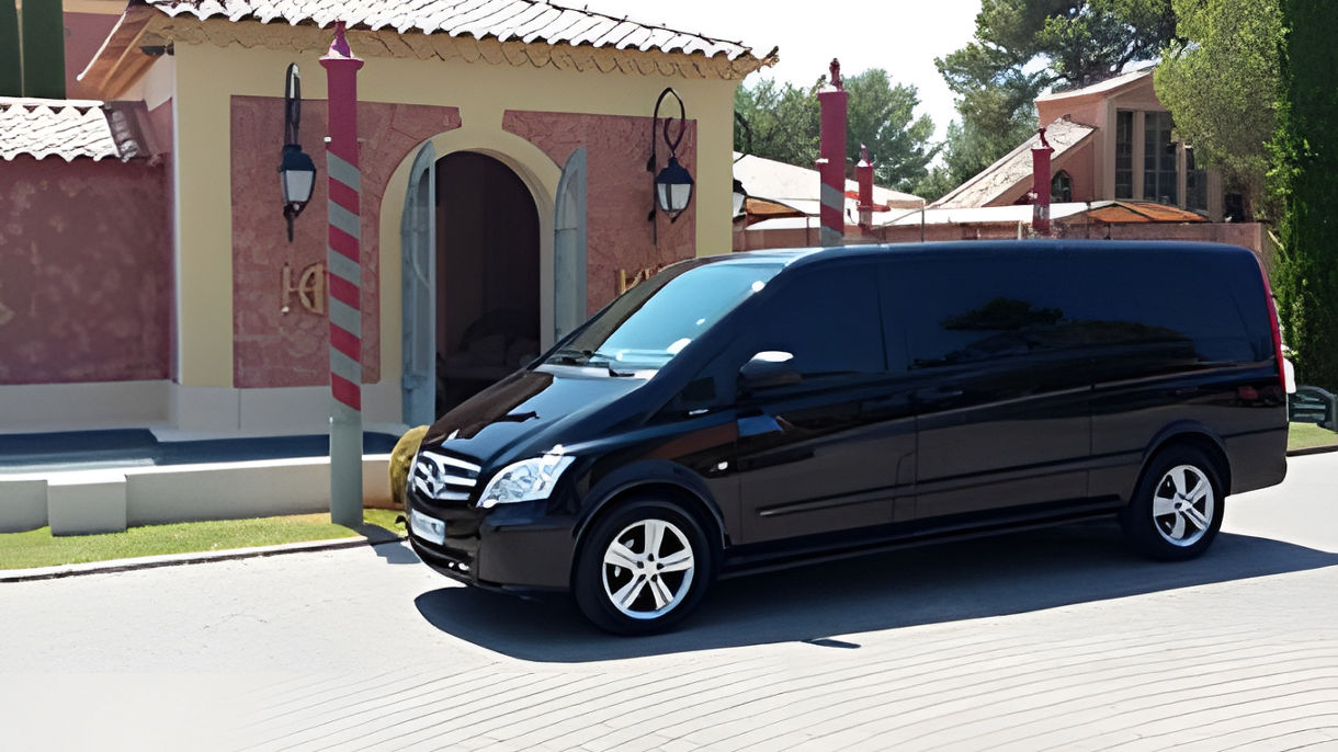 Toulon by Private Vehicle - Van Class Full Day (With Guide)