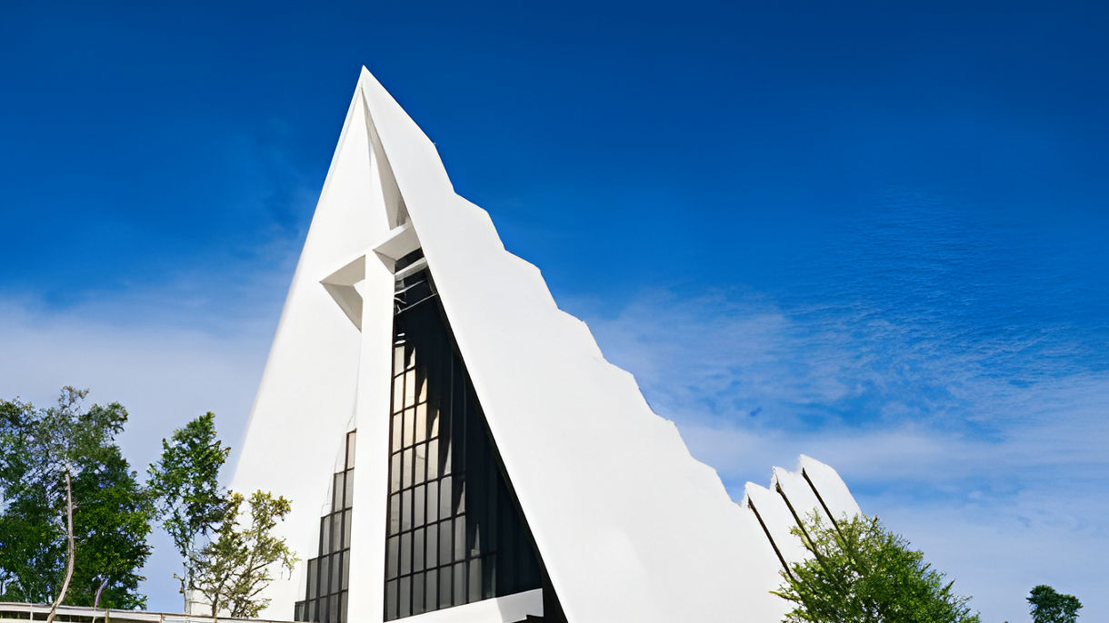 Easy Tromso: Polaria Arctic Center & Cathedral