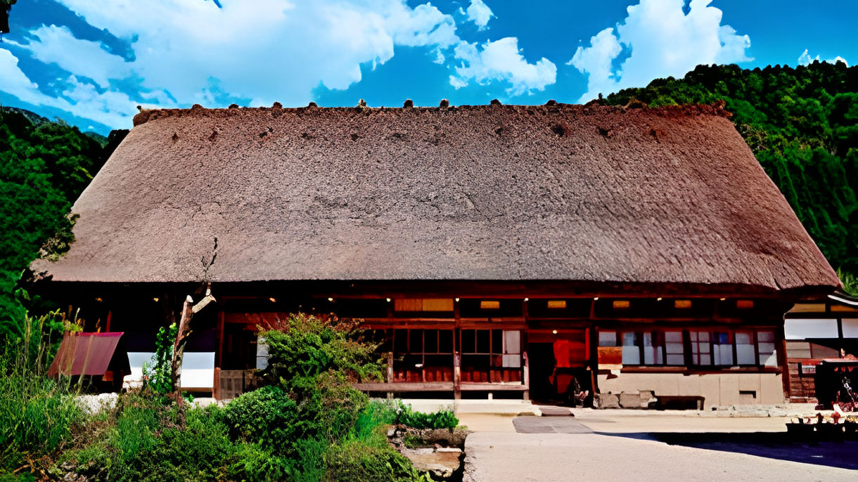 Shirakawago Village On Your Own