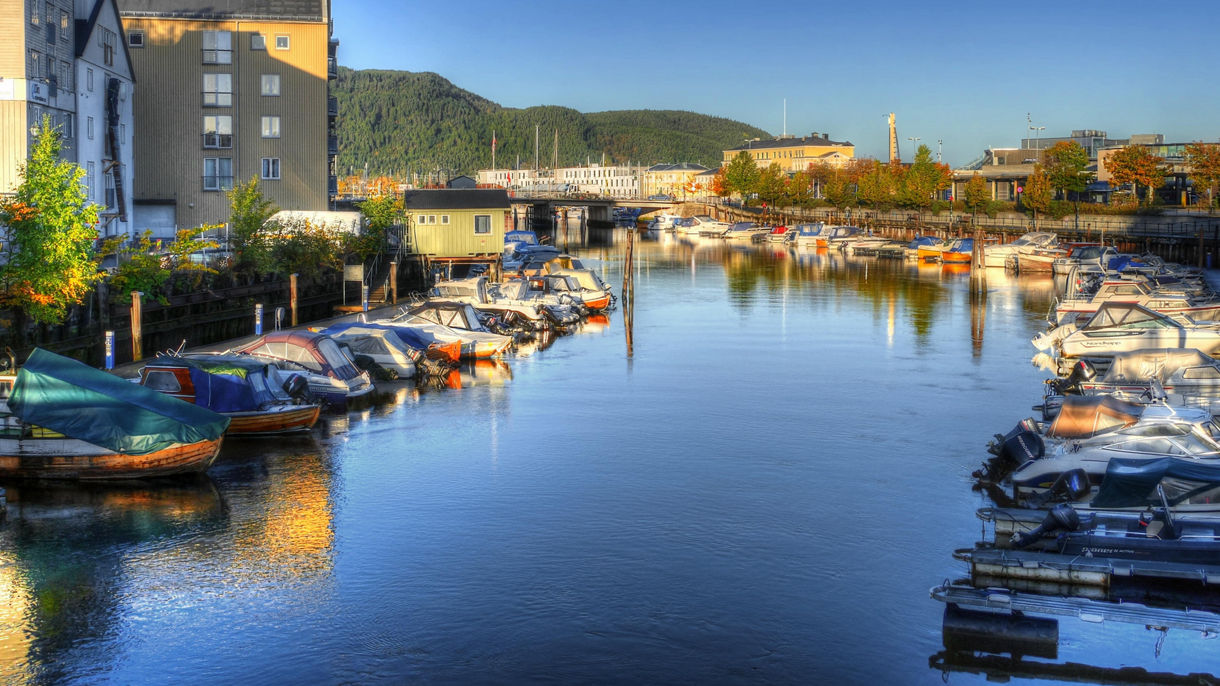 Trondheim by RIB
