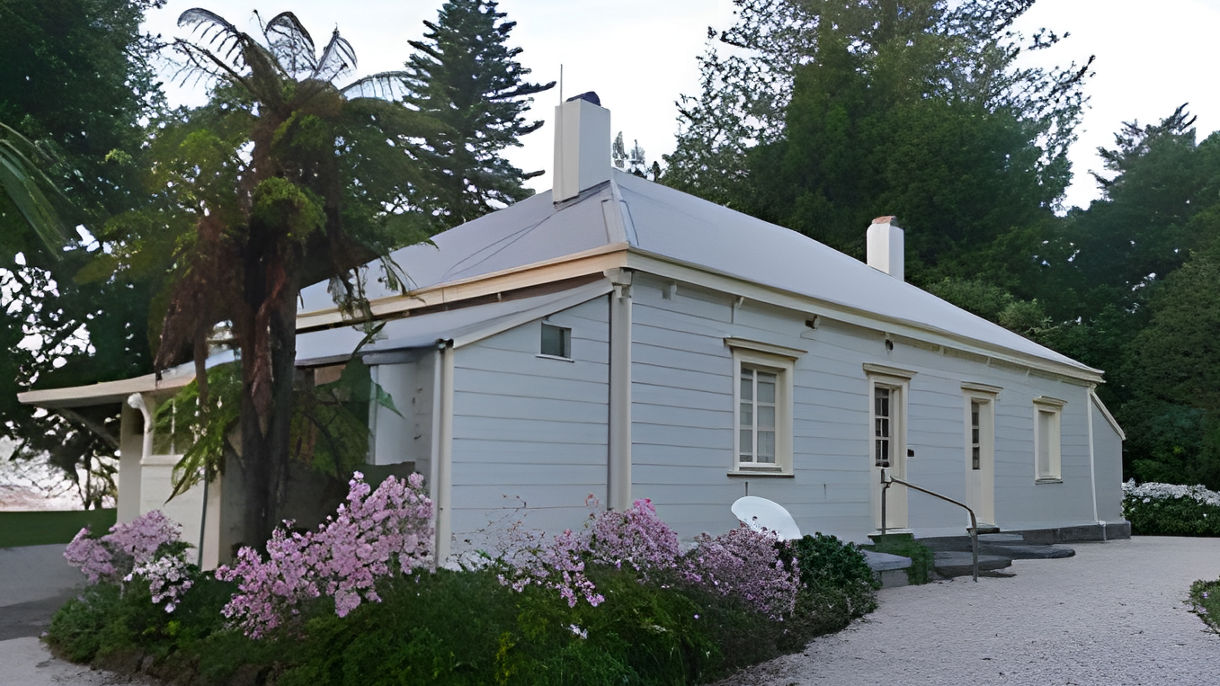 Elms and Orchards: Stories of Tauranga