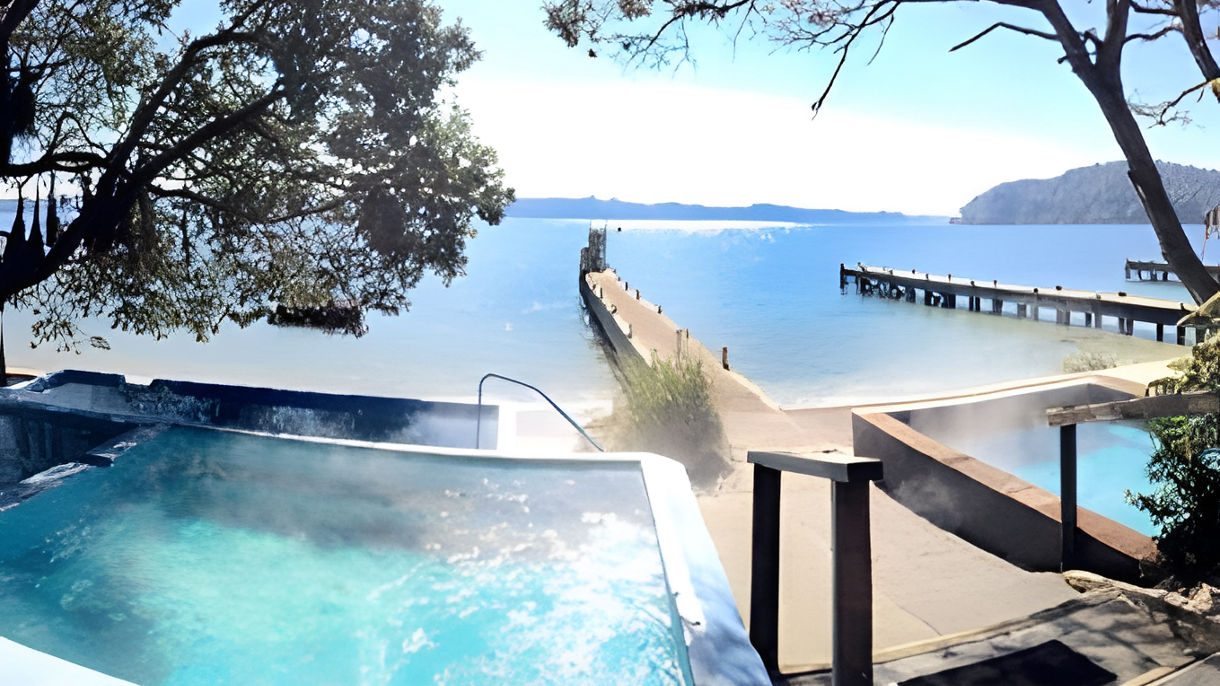 Lake Rotoiti Cruise and Hot Pools Encounter