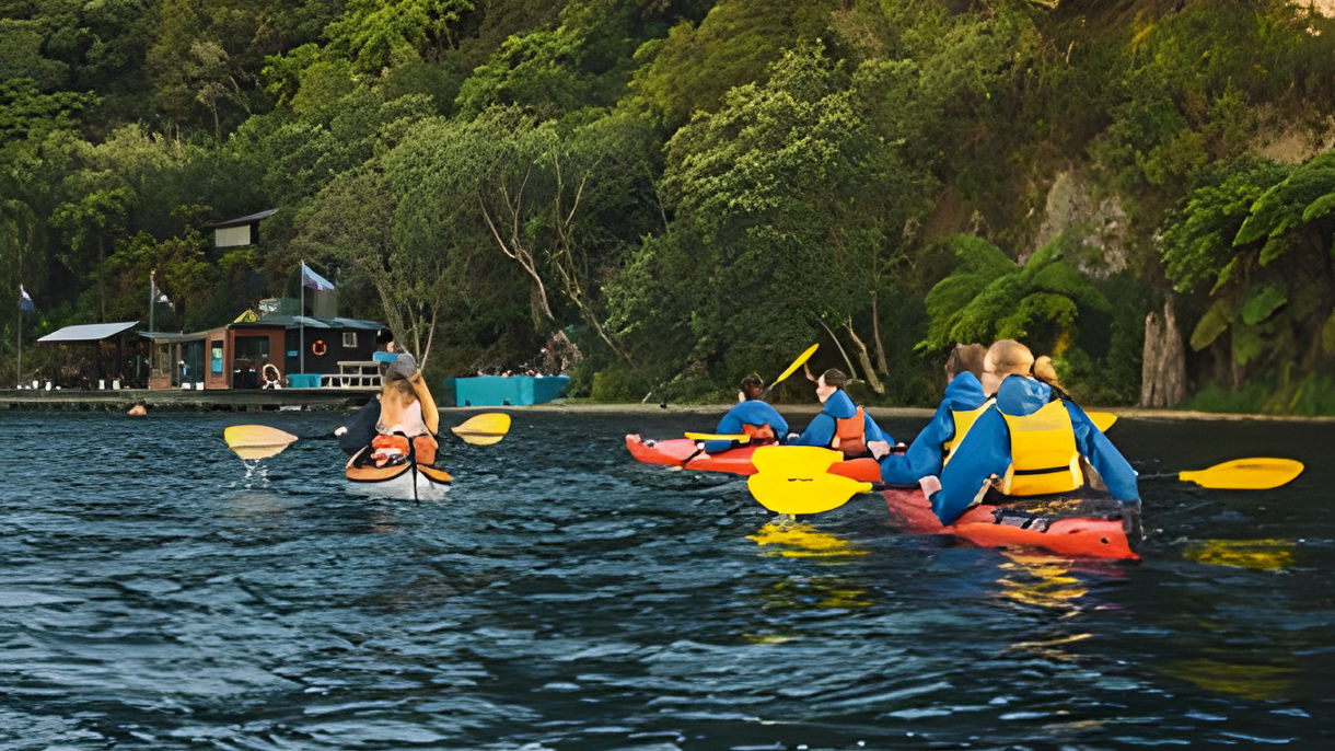 Glow Worm Kayaking & Thermal Hot Pool