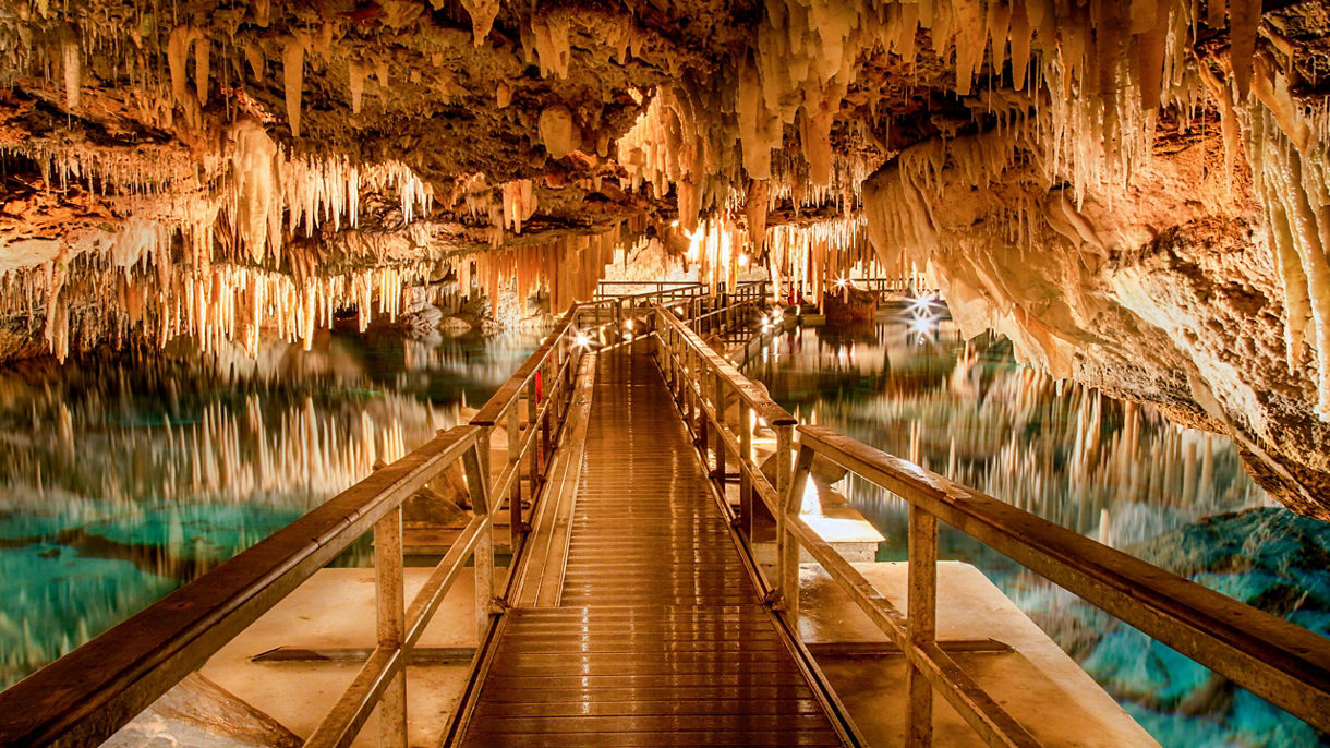 Aquarium, Museum & Zoo, Crystal Caves