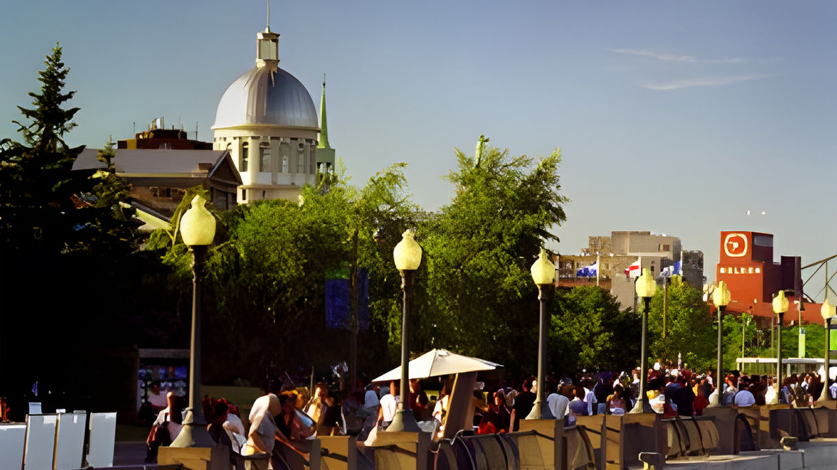 Québec to Montreal Extended Airport Transfer (DISEMBARK ONLY)