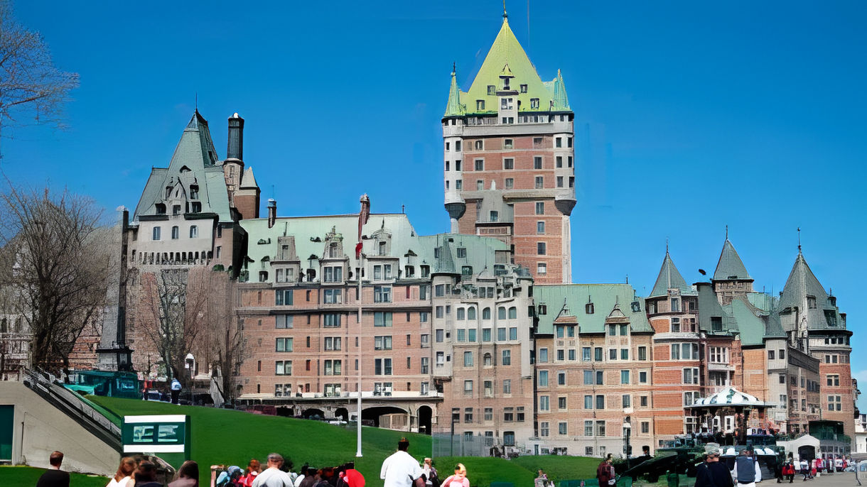 A Stroll Through Québec City & High Tea at Château Frontenac